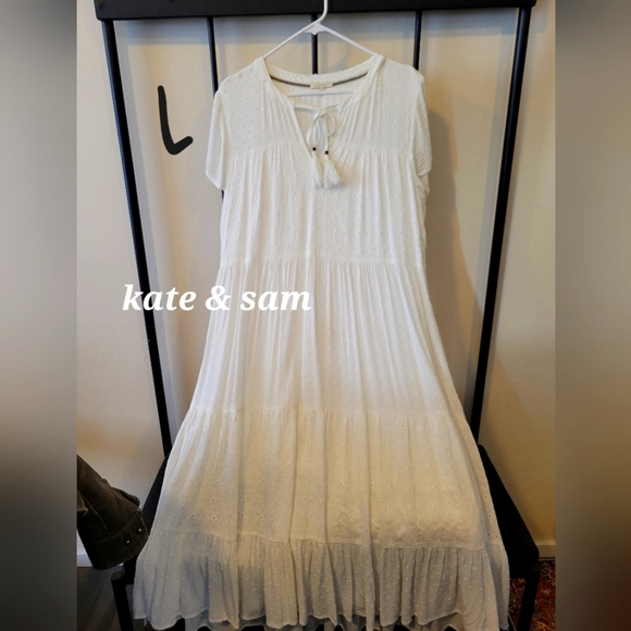 White Dress - Picture 1 of 2